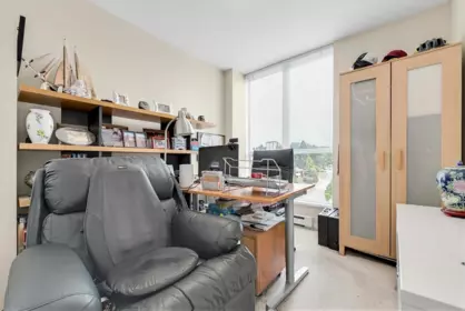 Walk-In Closet Photo of 1604 850 Royal Avenue, New Westminster, BC