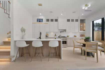 Kitchen Island Photo of 2 182 Ontario Place, Vancouver, BC