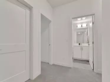 Hallway Photo of 31 1419 Mccallum Road, Abbotsford, BC