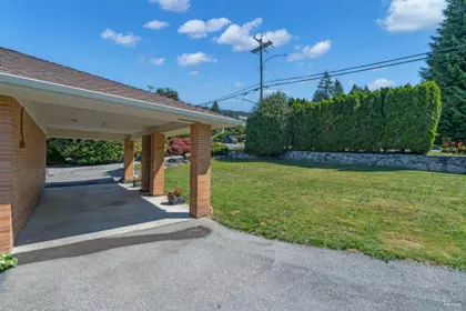 Laundry Room Photo of 330 W Braemar Road, North Vancouver, BC