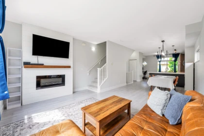 Kitchen Island Photo of 121 19505 68a Avenue, Surrey, BC