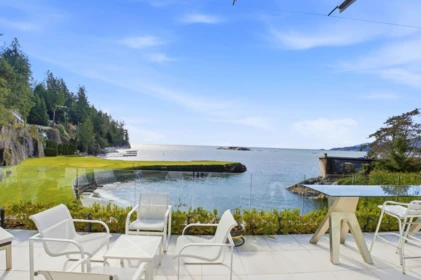 Front Yard Photo of 5210 Marine Drive, West Vancouver, BC