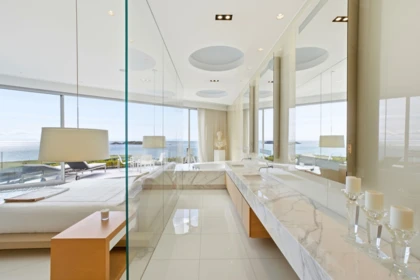 Hot Tub / Spa Photo of 5210 Marine Drive, West Vancouver, BC