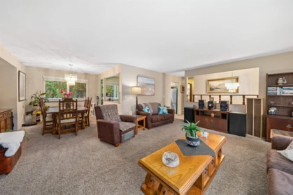 Breakfast Nook Photo of 14974 92a Avenue, Surrey, BC