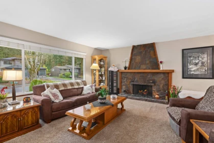 Kitchen Island Photo of 14974 92a Avenue, Surrey, BC