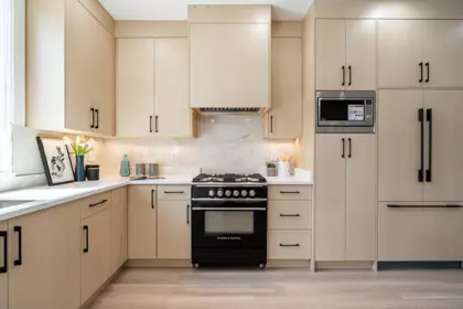 Kitchen Island Photo of 2826 Cheyenne Avenue, Vancouver, BC