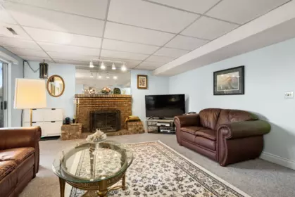 Hallway Photo of 6170 191 Street, Surrey, BC