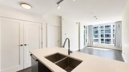 706 3333 Sexsmith Road, Richmond, BC, Richmond — Apartment/Condo for sale