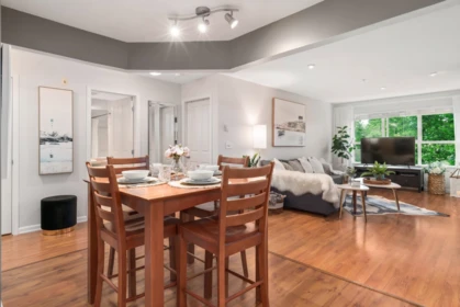 Kitchen Photo of 311 10188 155 Street, Surrey, BC