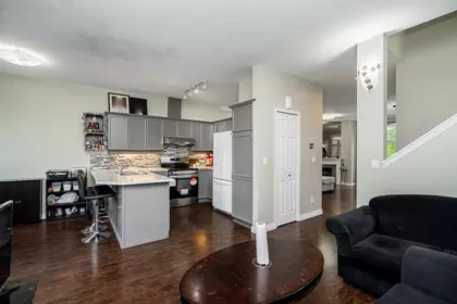 Primary Bathroom Photo of 1 14877 58 Avenue, Surrey, BC