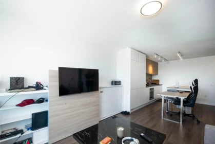 Kitchen Island Photo of 710 988 Quayside Drive, New Westminster, BC
