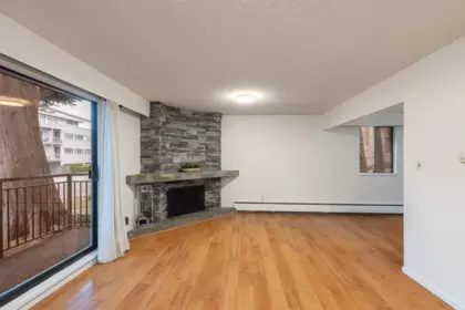 Kitchen Island Photo of 102 425 Ash Street, New Westminster, BC