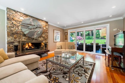 Dining Area Photo of 3955 Viewridge Place, West Vancouver, BC
