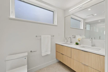 Powder Room Photo of 4778 48b Street, Delta, BC