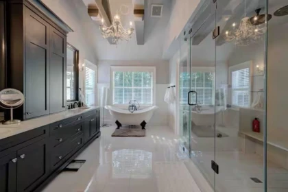 Guest Bathroom Photo of 17011 26 Ave Avenue, Surrey, BC