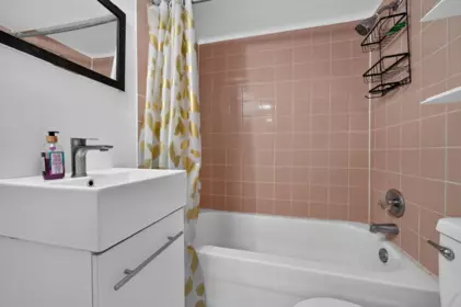 Primary Bathroom Photo of 2316 Nanaimo Street, Vancouver, BC