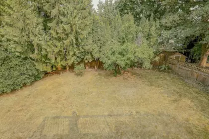 Laundry Room Photo of 9012 145a Street, Surrey, BC