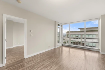 802 2968 Glen Drive, Coquitlam, BC, Coquitlam — Apartment/Condo for sale