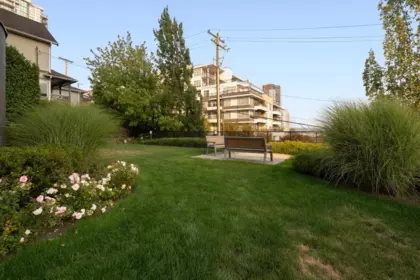 Garden / Landscaping Photo of 702 1026 Queens Avenue, New Westminster, BC