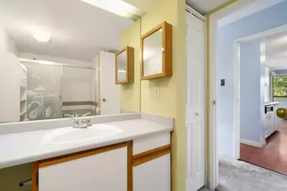 Guest Bathroom Photo of 702 1026 Queens Avenue, New Westminster, BC