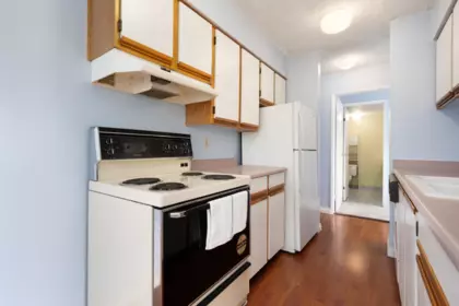 Kitchen Photo of 702 1026 Queens Avenue, New Westminster, BC