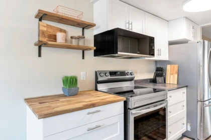 Kitchen Island Photo of 12 27090 32 Avenue, Langley, BC