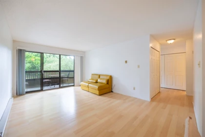 Breakfast Nook Photo of 203 1195 Pipeline Road, Coquitlam, BC