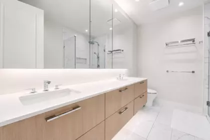 Hallway Photo of 113 5535 Admiral Way, Delta, BC
