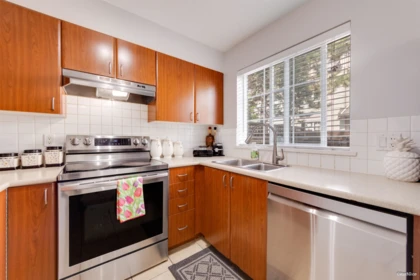 18 14855 100 Avenue, Surrey, BC, Surrey — Townhouse for sale