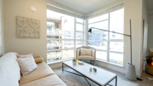 409 719 W 3rd Street, North Vancouver, BC