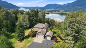 43251 Salmonberry Drive, Chilliwack, BC
