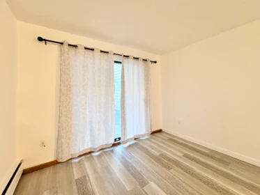 Primary Bedroom Photo of 111 45749 Spadina Avenue, Chilliwack, BC
