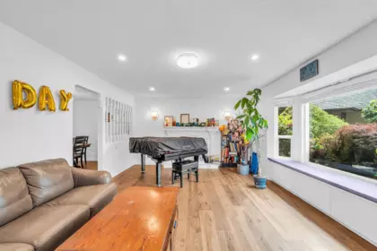 Living Room Photo of 5331 Tiffany Place, Richmond, BC