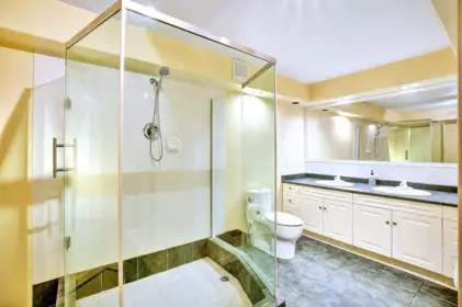 Hallway Photo of 15160 81 Avenue, Surrey, BC