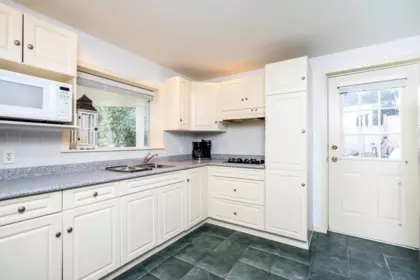 Mudroom Photo of 15160 81 Avenue, Surrey, BC