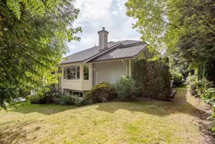 Swimming Pool Photo of 118 101 Parkside Drive, Port Moody, BC