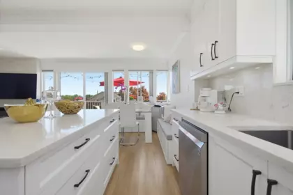 Kitchen Island Photo of 8 920 Citadel Drive, Port Coquitlam, BC