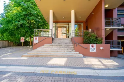 Garden / Landscaping Photo of 1201 9171 Ferndale Road, Richmond, BC