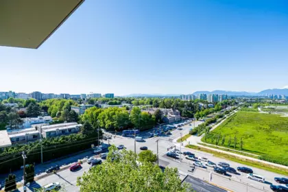 Hot Tub / Spa Photo of 1201 9171 Ferndale Road, Richmond, BC