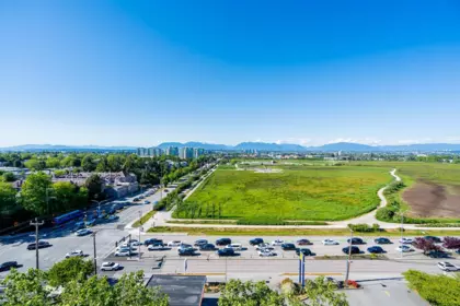 Swimming Pool Photo of 1201 9171 Ferndale Road, Richmond, BC
