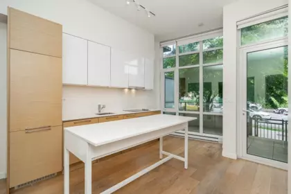 Kitchen Island Photo of TH3 13438 Central Avenue, Surrey, BC
