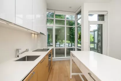 Kitchen Photo of TH3 13438 Central Avenue, Surrey, BC