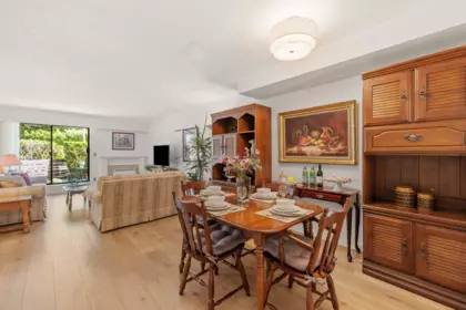 Breakfast Nook Photo of 3455 Coast Meridian Road, Port Coquitlam, BC