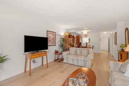 Kitchen Island Photo of 3455 Coast Meridian Road, Port Coquitlam, BC