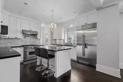 Kitchen Island Photo of 1160 W 57th Avenue, Vancouver, BC