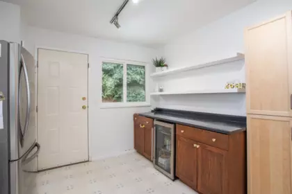 Kitchen Island Photo of 11270 Harrison Street, Maple Ridge, BC