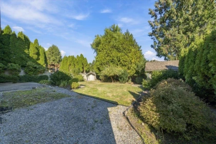 Front Yard Photo of 21583 126 Avenue, Maple Ridge, BC
