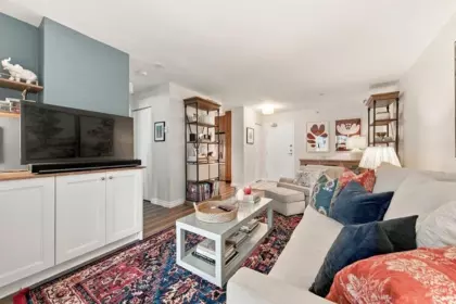 Breakfast Nook Photo of 408 488 Helmcken Street, Vancouver, BC