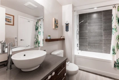 Guest Bathroom Photo of 204 7377 Salisbury Avenue, Burnaby, BC
