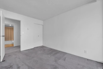 Walk-In Closet Photo of 806 3760 Albert Street, Burnaby, BC